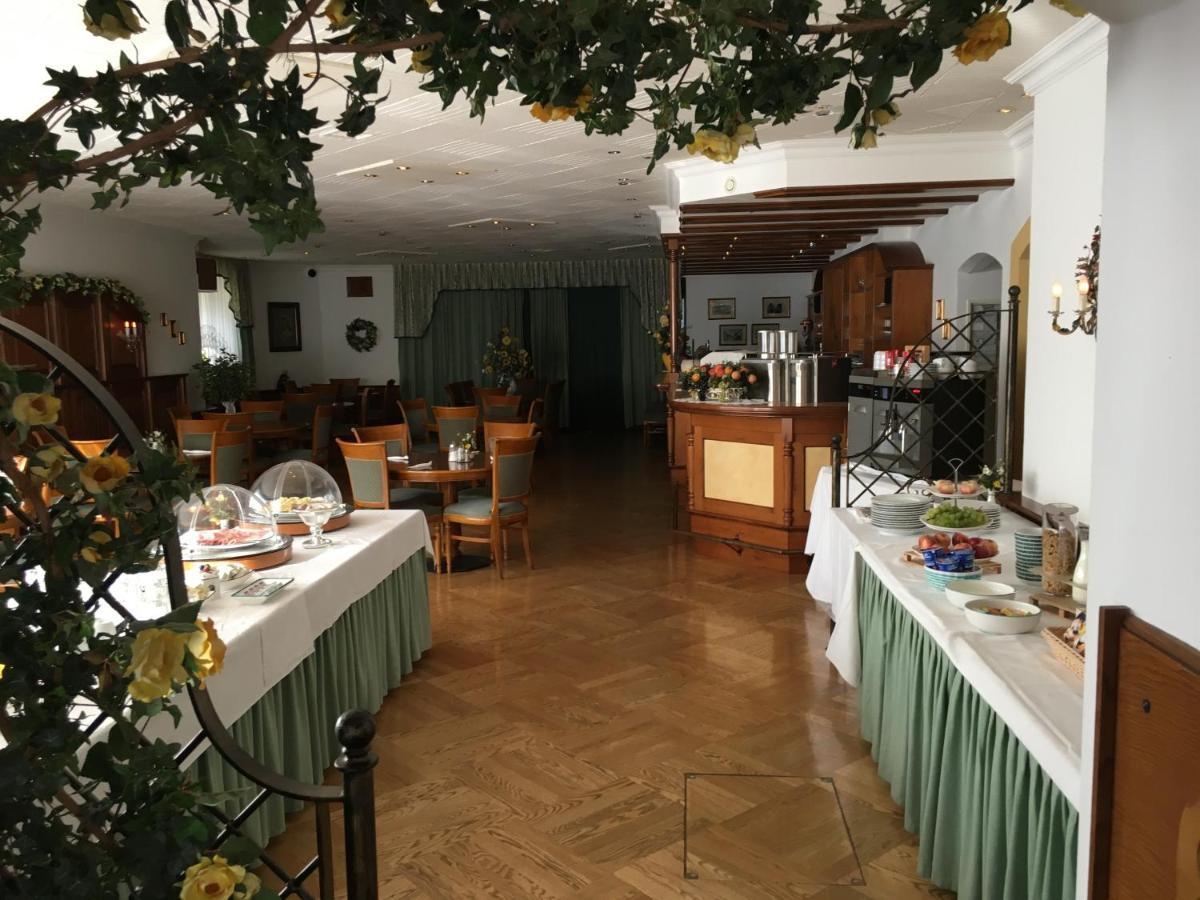 Tirolerhof Hotel Sankt Georgen im Attergau Exterior foto