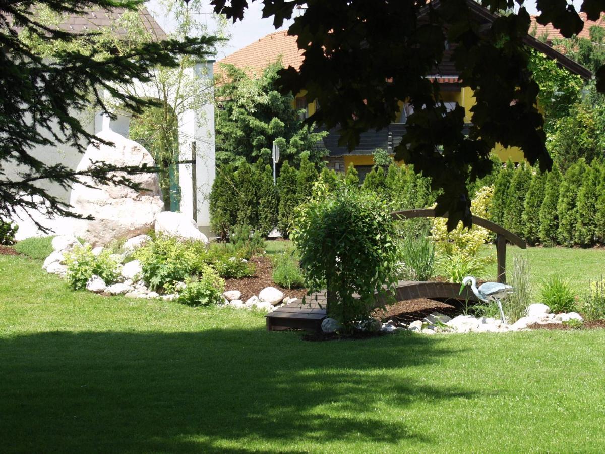 Tirolerhof Hotel Sankt Georgen im Attergau Exterior foto
